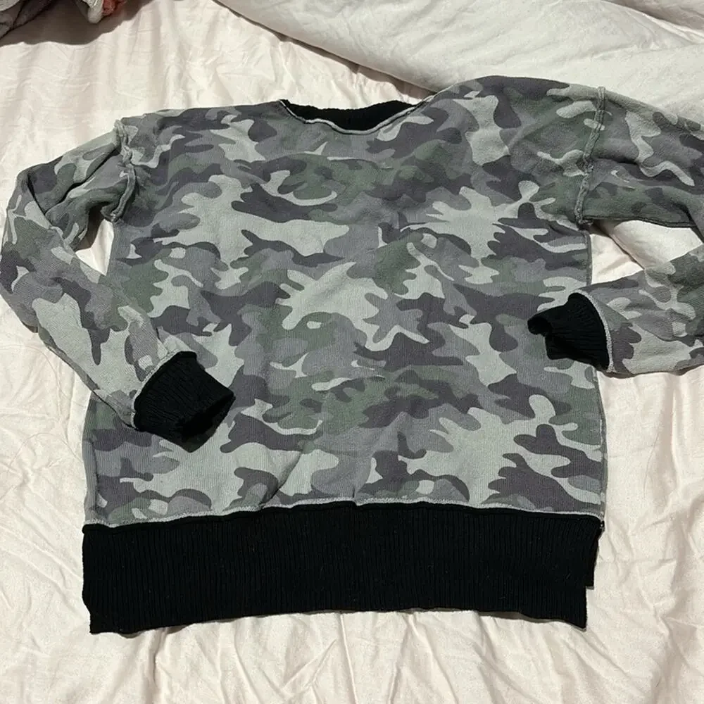 DesignHISTORY S black grey hot pink stars camo stretch top nwot cotton spandex